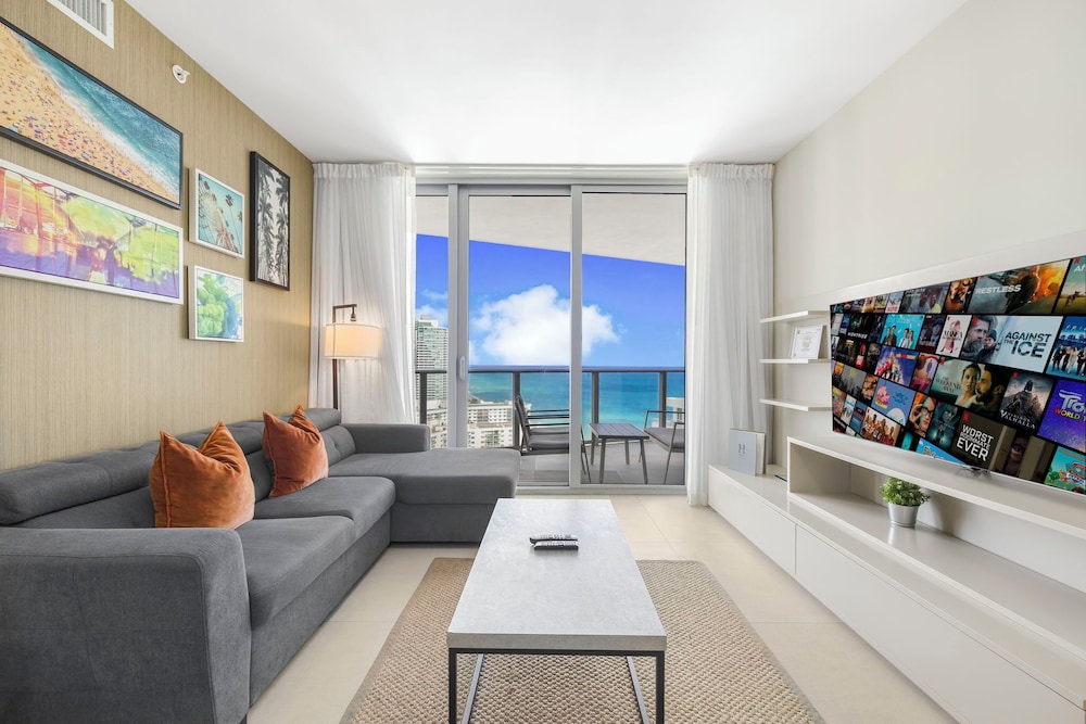 Oceanview Condo with Pool & Relaxation