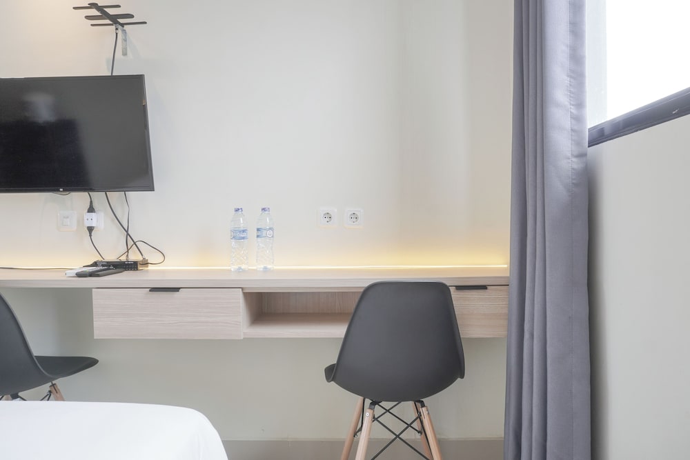 Cozy Studio At 32Th Floor Evenciio Margonda Apartment