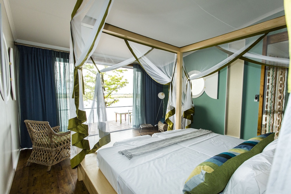 Zambezi Mubala Lodge
