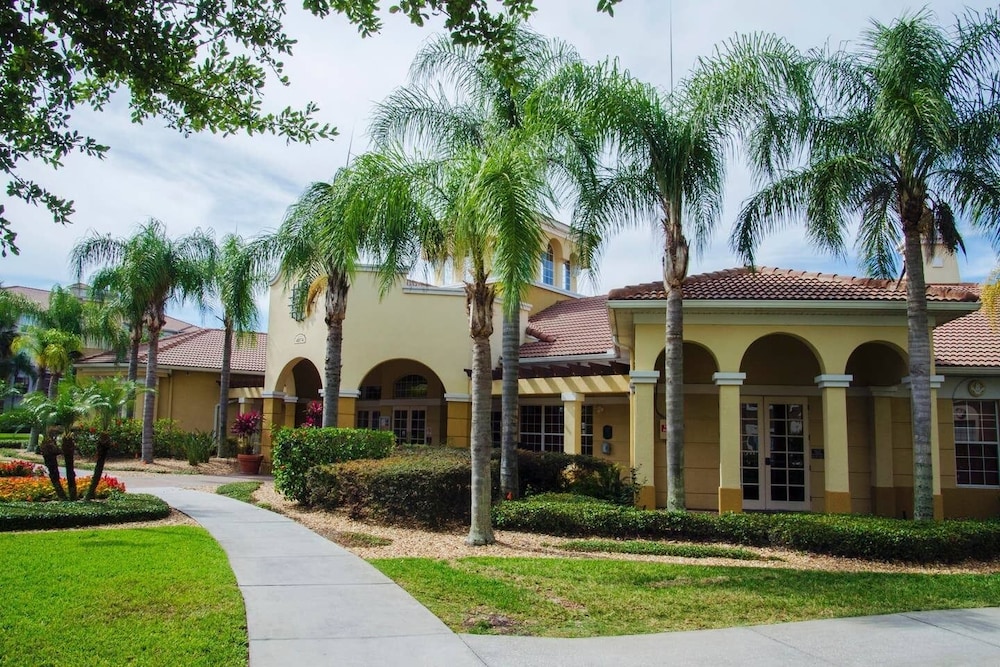 Spacious 3bd/2ba Home With Balcony - Close to Universal and Convention Center! 3vc305