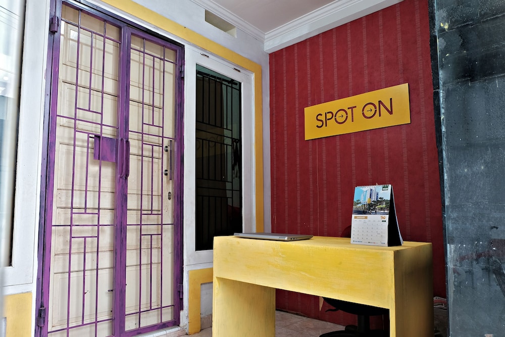 SPOT ON 2742 R5 Homestay view 3