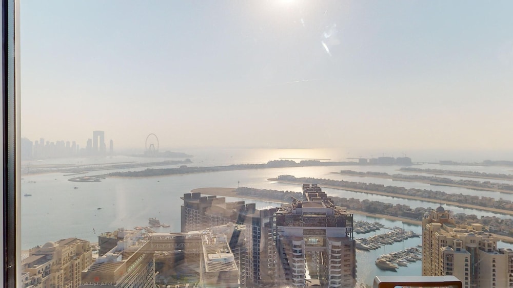 Palm Jumeirah - Palm Tower T1 3317