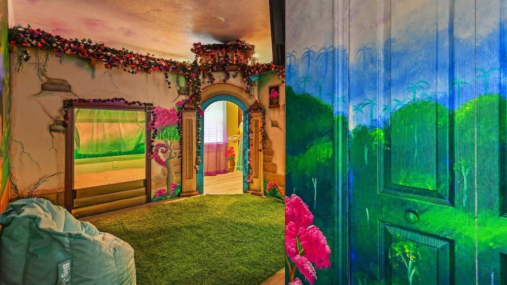 Huge Home With Game Room & Theater Near Disney 1429