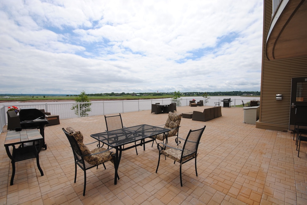 Premiere Suites Moncton