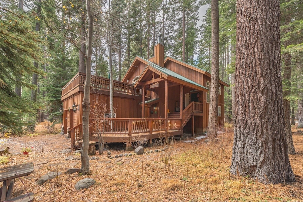 Tahoe Pines Beach Retreat 3 Bedroom Home