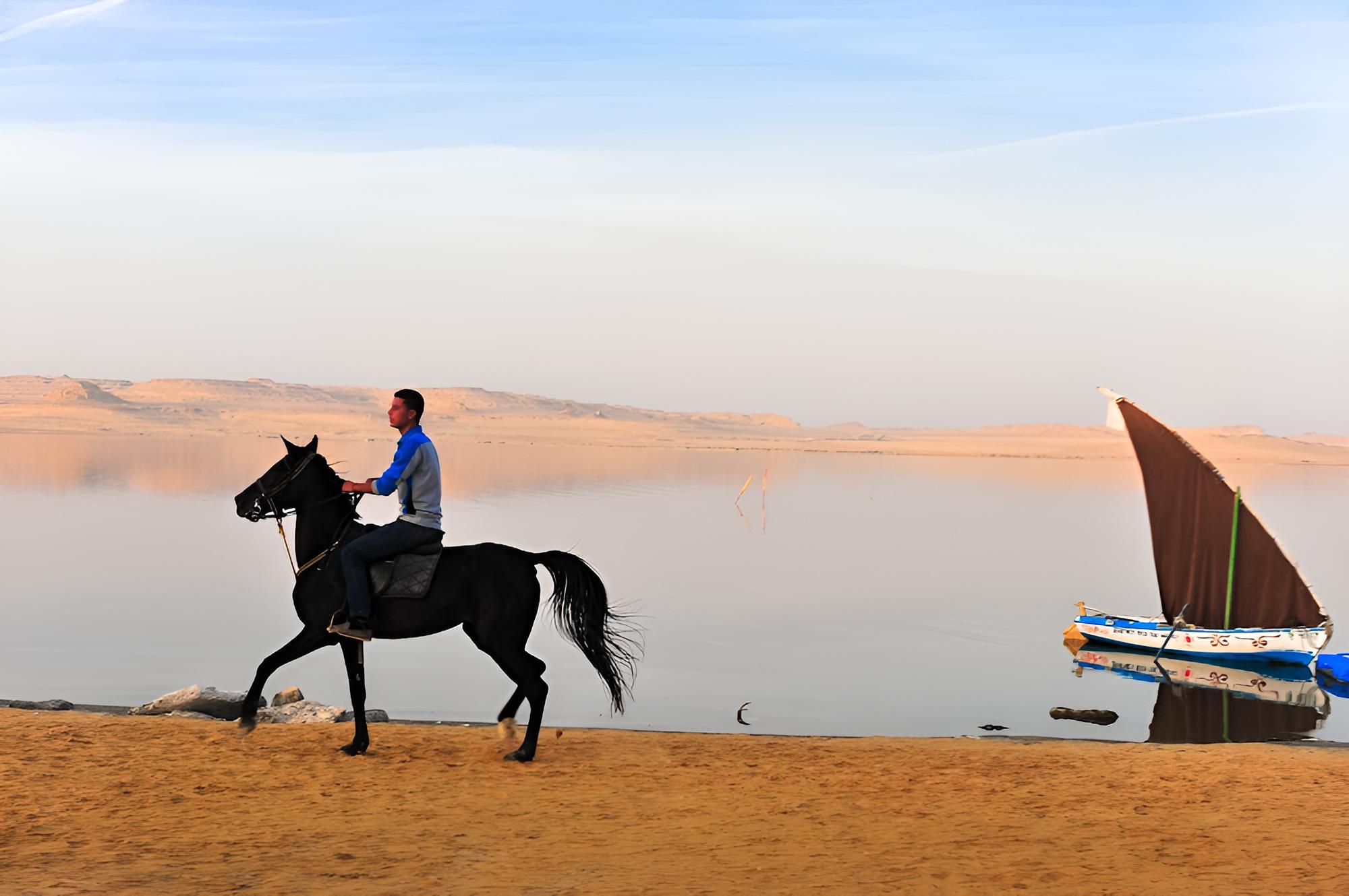 Byoum Lakeside Hotel