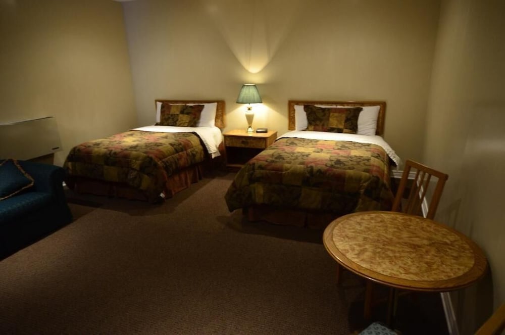 Barons Motor Inn