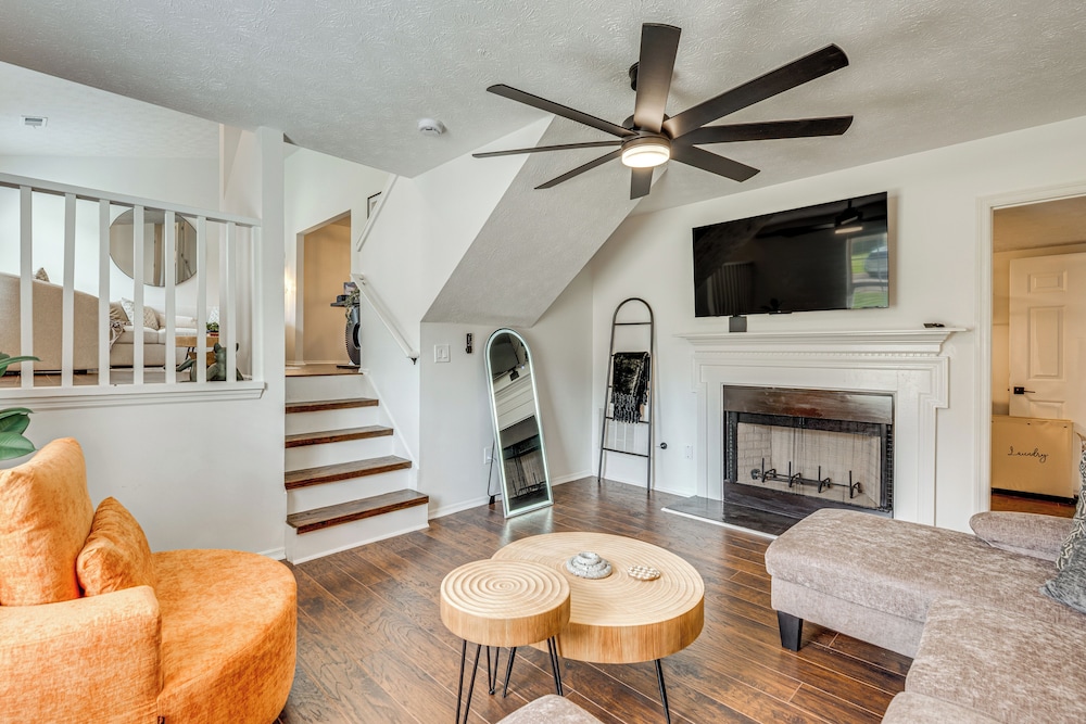 7 Mi to Dtwn Atl: Upscale Family Home w/ Balcony