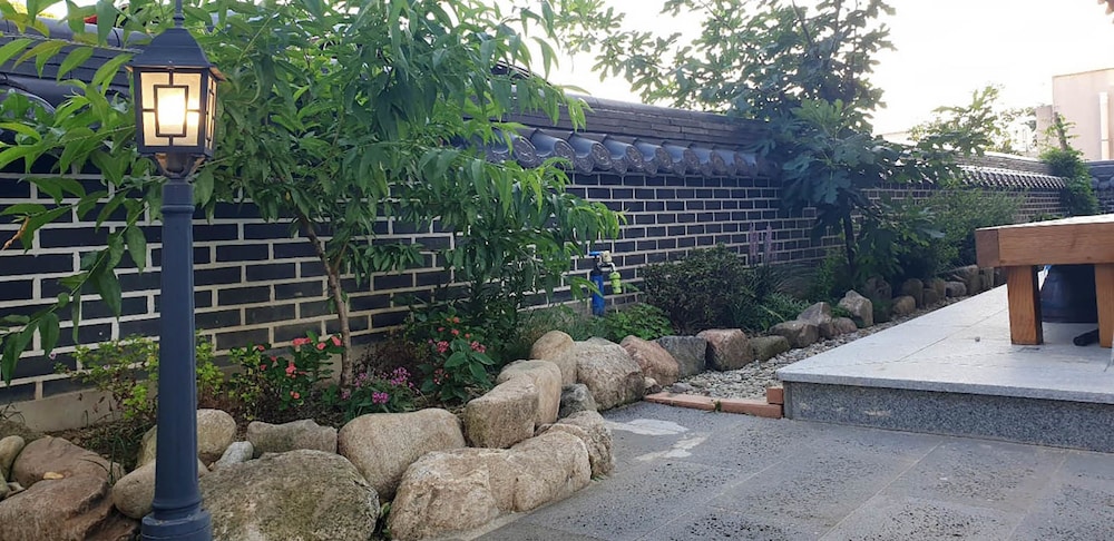 Lee Ga Hanok