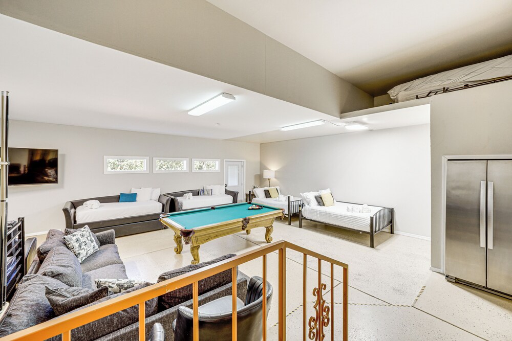 Group Getaway w/ Outdoor Oasis in Sedona!