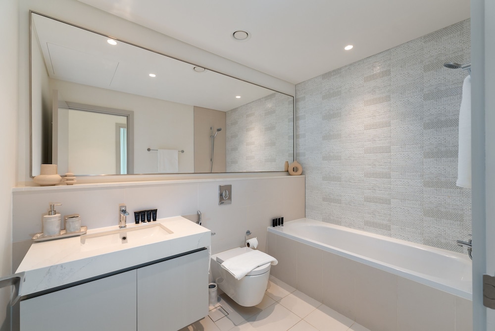 Stylish Emaar Beachfront 2BR w Beach Access