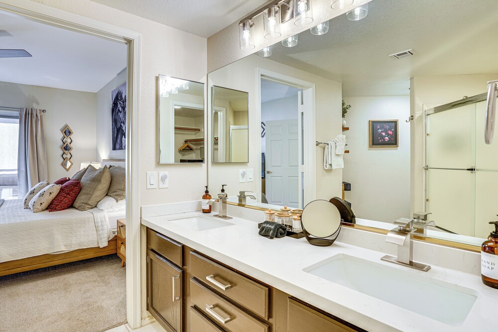 Family-friendly Condo w/ Pool Access in Phoenix!