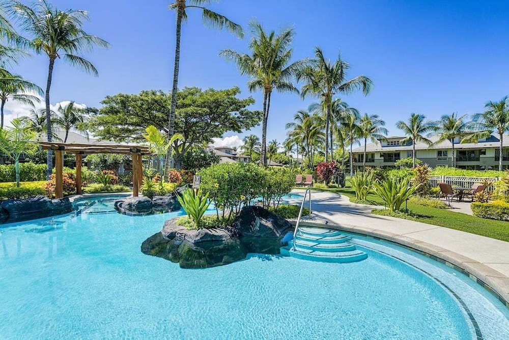 Prestigious Mauna Lani Resort - Luxurious End Unit - Large Private Lanai! -vrkcv