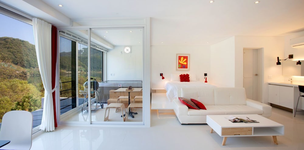hotel room