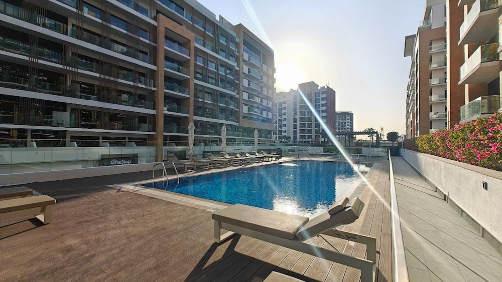 Indulging 1 Bedroom in Azizi Riviera 6