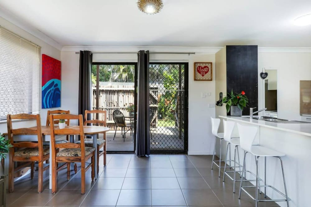 Cheerful 3 Bedroom Home in Ashmore