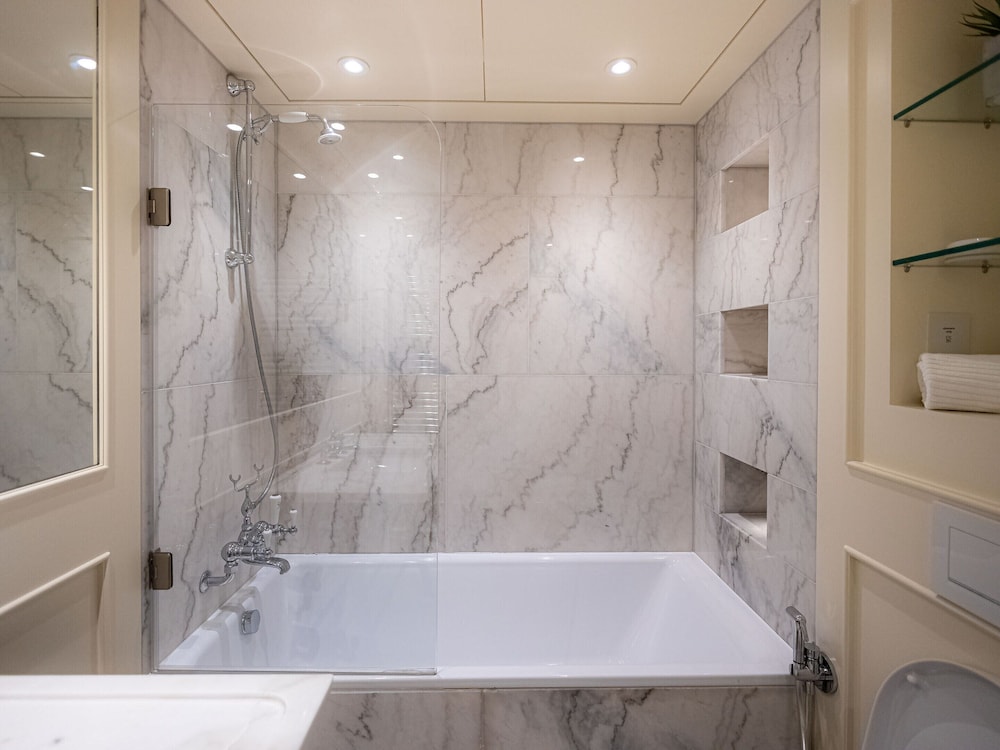 Discover The Underworld Five Bedroom by Belvilla