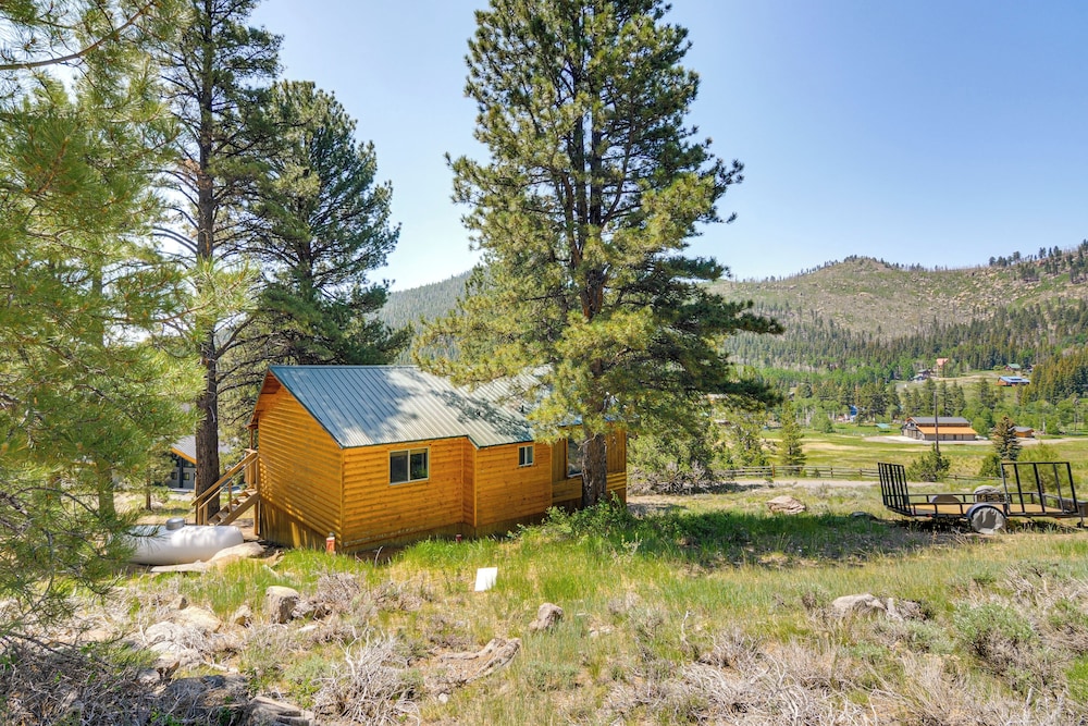 Furnished Deck & Mountain Views: Panguitch Cabin