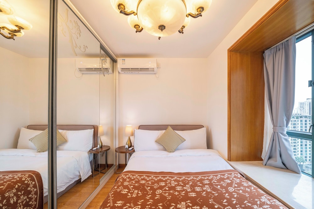 Tyms Xujiahui Modern 2BR APT