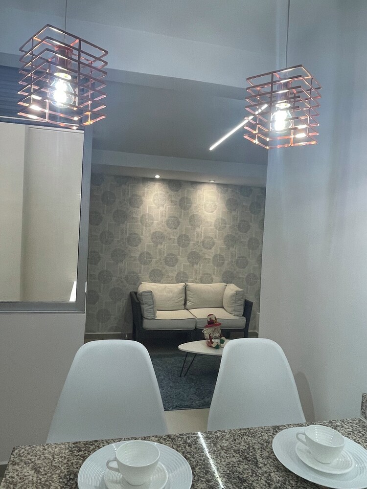 Luxury Liv Limonar