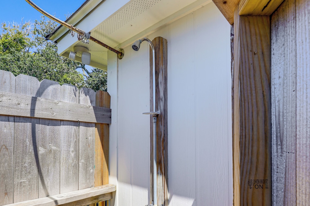 Fenced Yard, Walkable Location: Cozy Beaufort Home