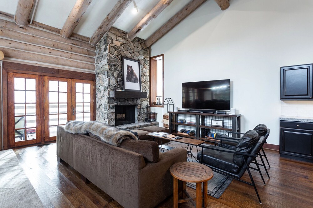 Pine Inn at Trail's End Lodge - Three Bedroom Residence with Den and Spa #5 3 Condo