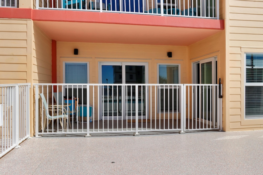 Paradise Shores 105