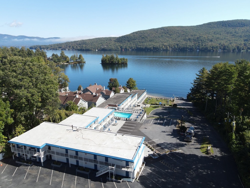 Hotel Lakefront Terrace Resort - Image 1