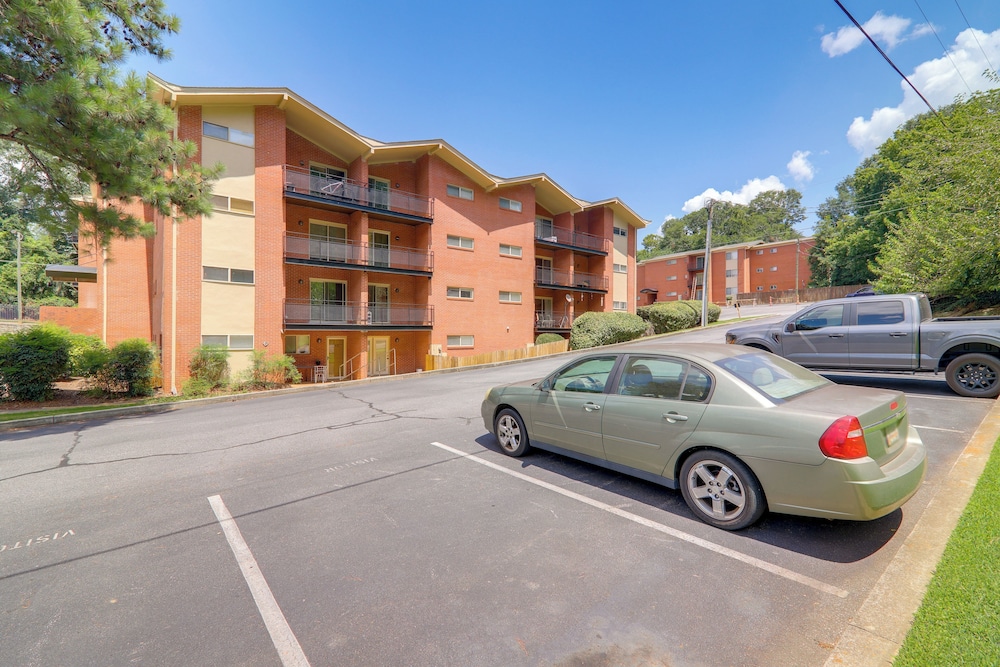 1 Mi to Dtwn & Uga: Condo w/ Pool in Athens!
