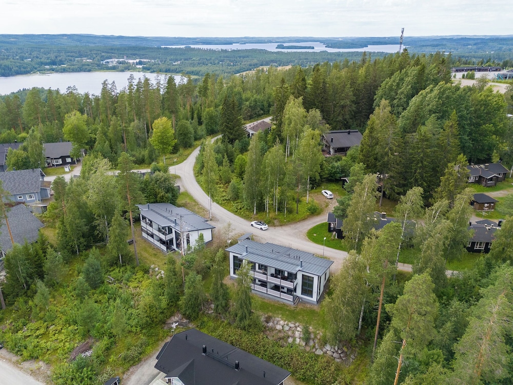 Peaceful 2BR Getaway Cabin at Riihivuori