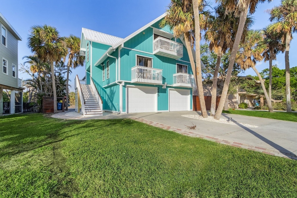 245 Nature View Manor 4 Bedroom Home