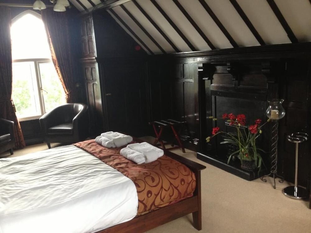 Lyons Woodlands Hall Hotel