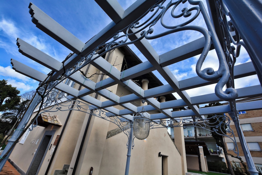 Corte Sospesa Guest House & Spa