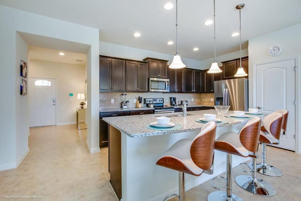 Lakeview Disney Resort 5br Townhome w Pool
