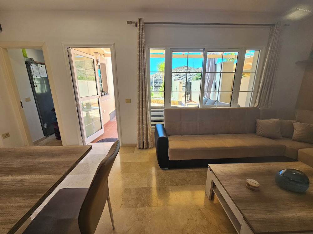 Welcoming and Modern Holiday Home With Access to Swimming Pool