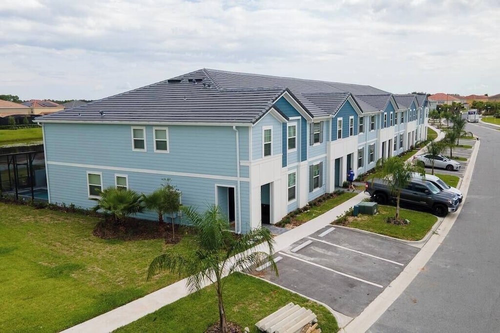 Fabulous 5 BR With Pool Solterra Resort