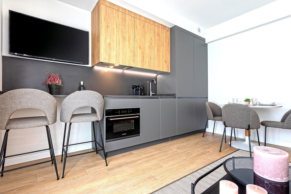 Apartment Adapted for Disabled With 2 Terraces Pool and Parking Arruzafa IV