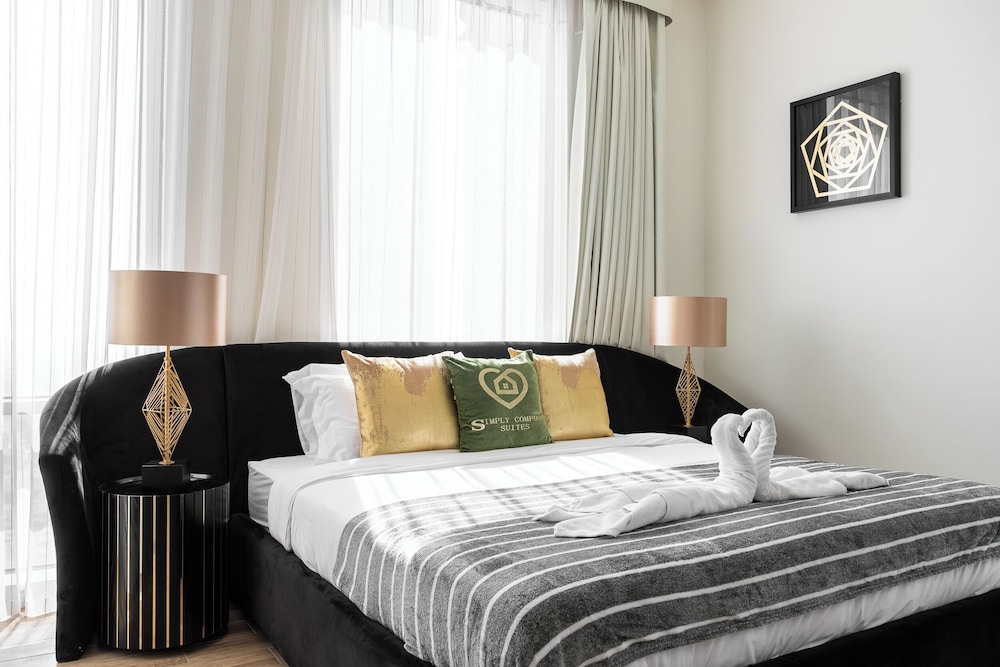 SIMPLY COMFORT Luxury 2Br Apt with Stunning Views Amna Tower