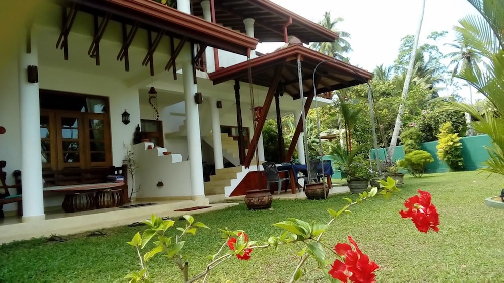 River shadow villa