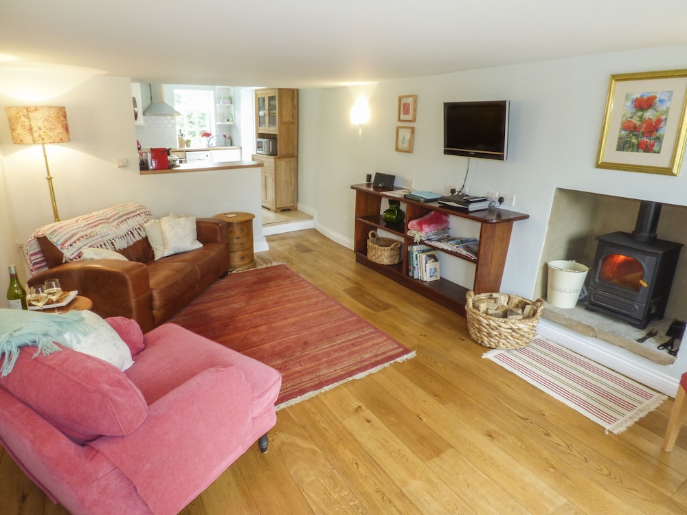 Garden Cottage view 4