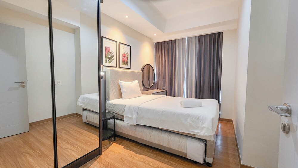 Wonderful 2BR with City View at Grand Sungkono Lagoon Apartment