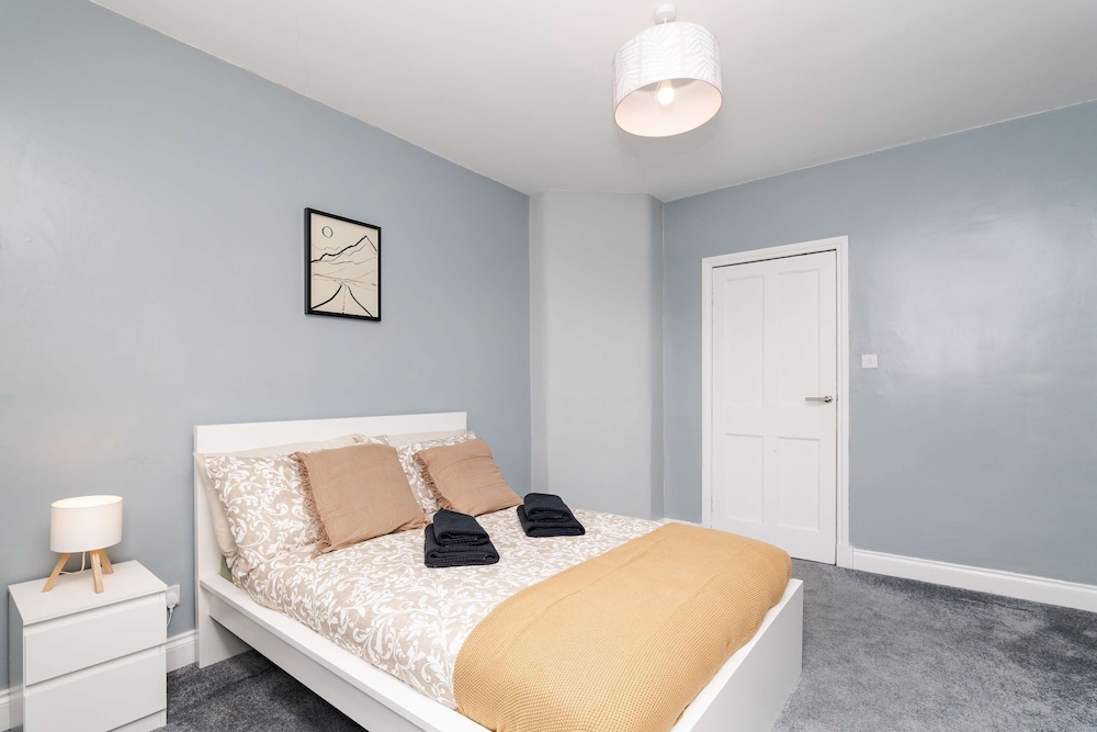 Spacious 3 BED House With Parking, photo 13