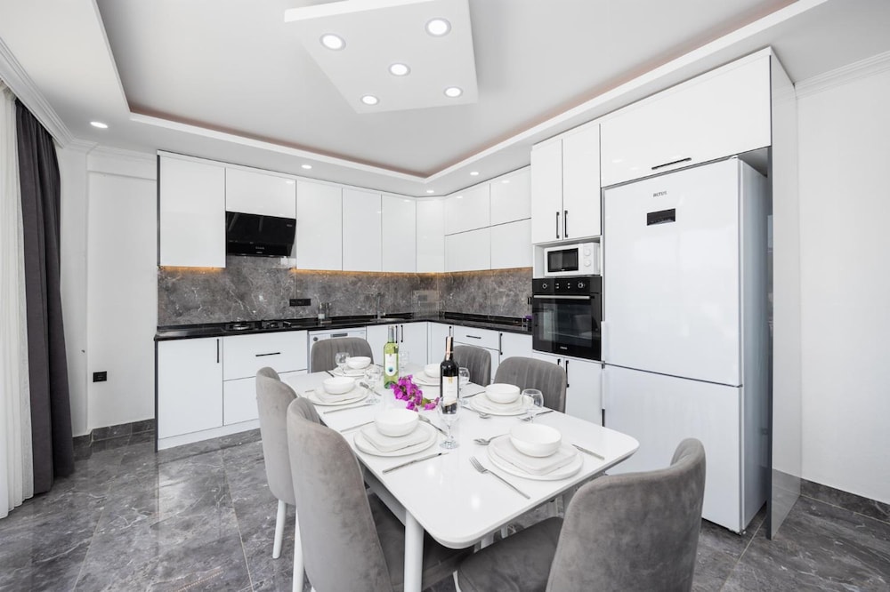 Villa Grand Yasar 1 With 4 Bedrooms and 4 Bathrooms