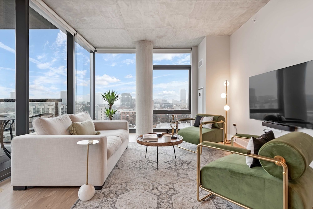 West Loop Group Hub 3 Modern 2BR Apartments