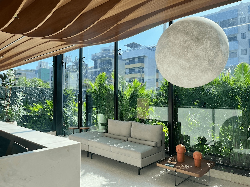 Hyde Park Terrace - by Living
