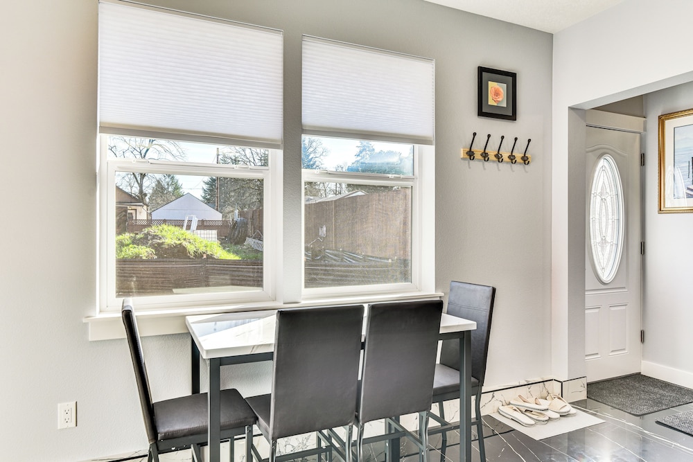 8 Mi to Dtwn Pdx: Unique Pet-friendly Home!