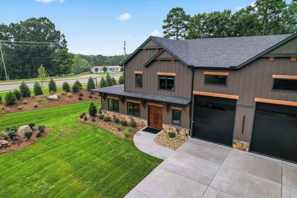 The Luxe Barn Home for 4