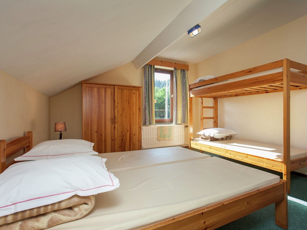 Spacious Holiday Home With Roofed Terrace