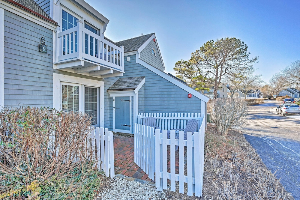 Ocean View + Beach Access: Cape Cod Townhome