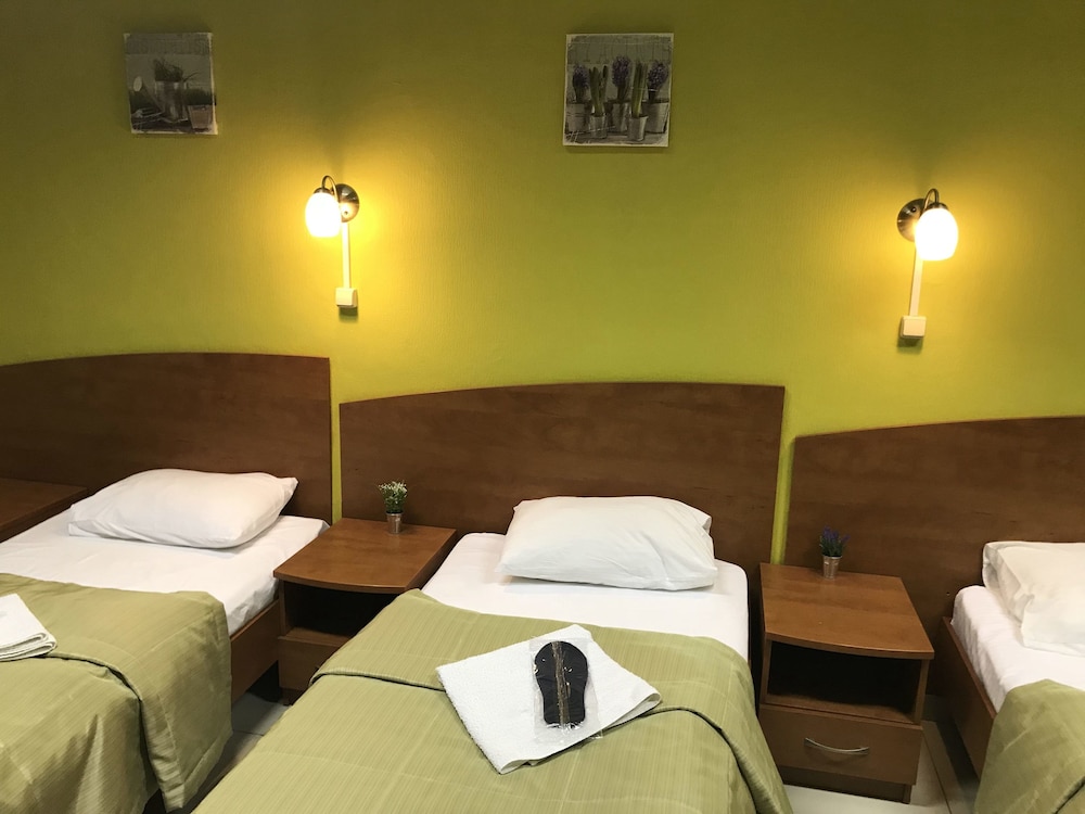 Good Cat - Hostel